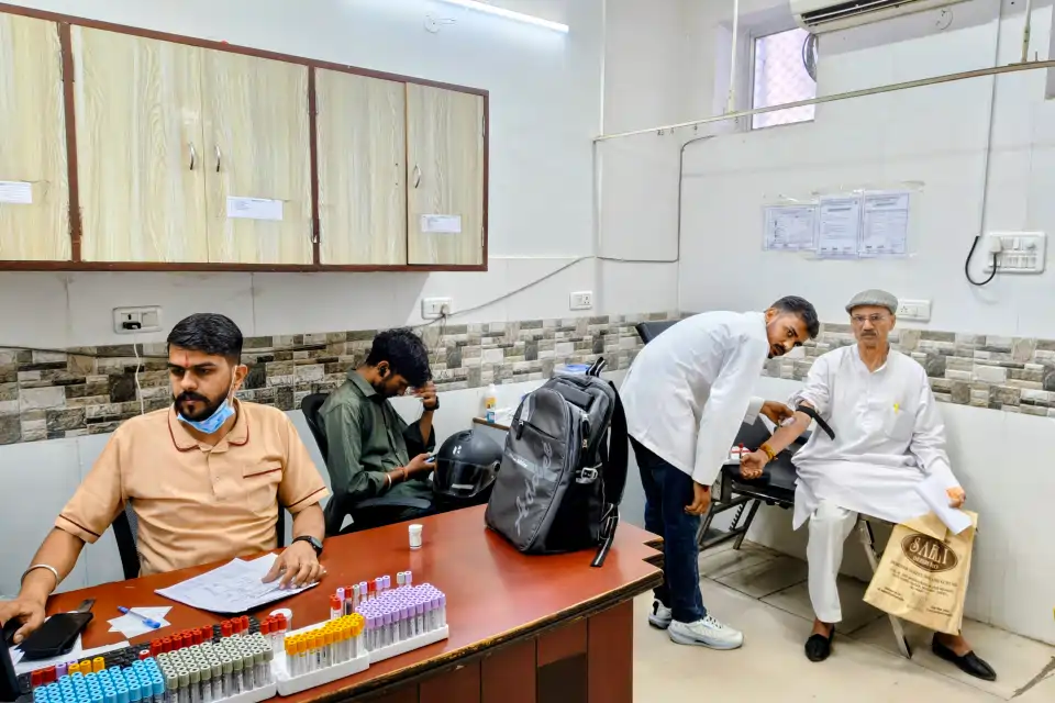 Global Heart Hospital Sample Room 02