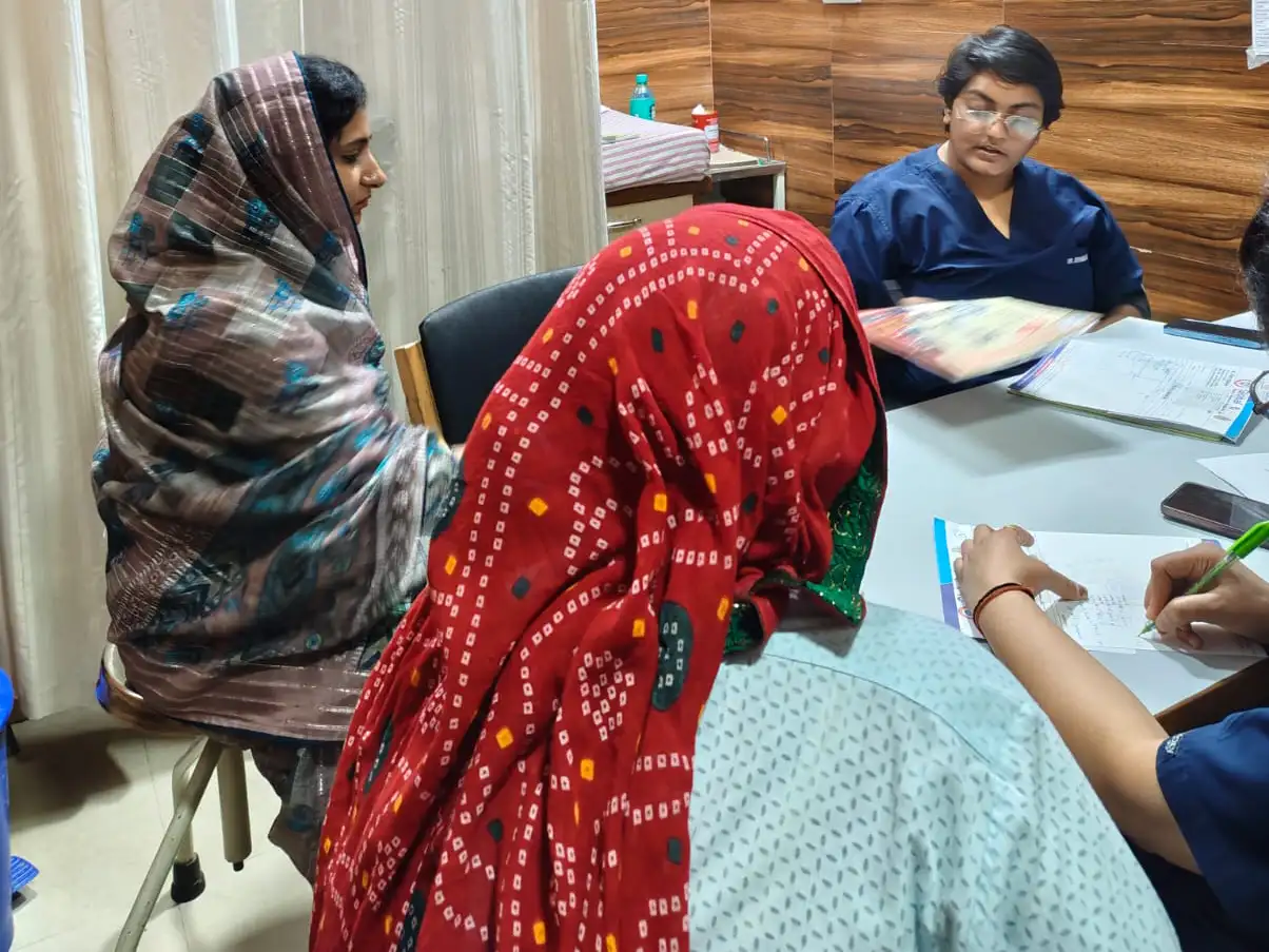Dr Anjana sharma with patient10