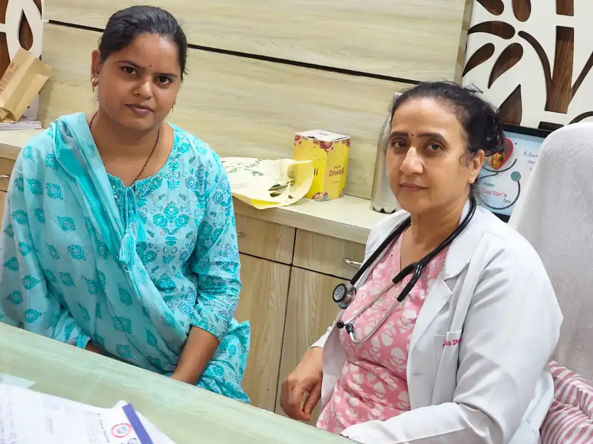 Dr Anjana sharma with patient2
